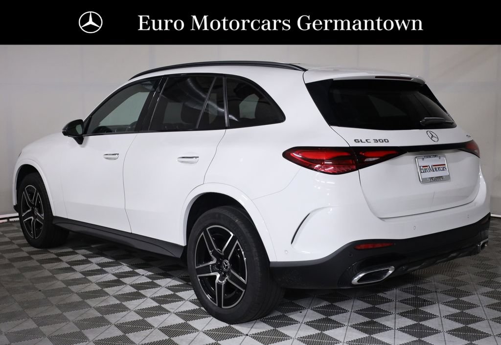 Used 2023 Mercedes-Benz GLC 300 4MATIC w/ AMG Line image 4