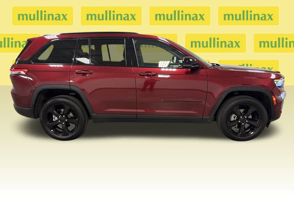 Used 2023 Jeep Grand Cherokee Altitude image 20