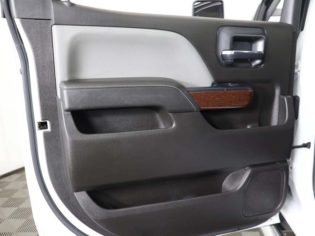 Used 2019 GMC Sierra 2500 SLT w/ Duramax Plus Package AWD/4WD image 23