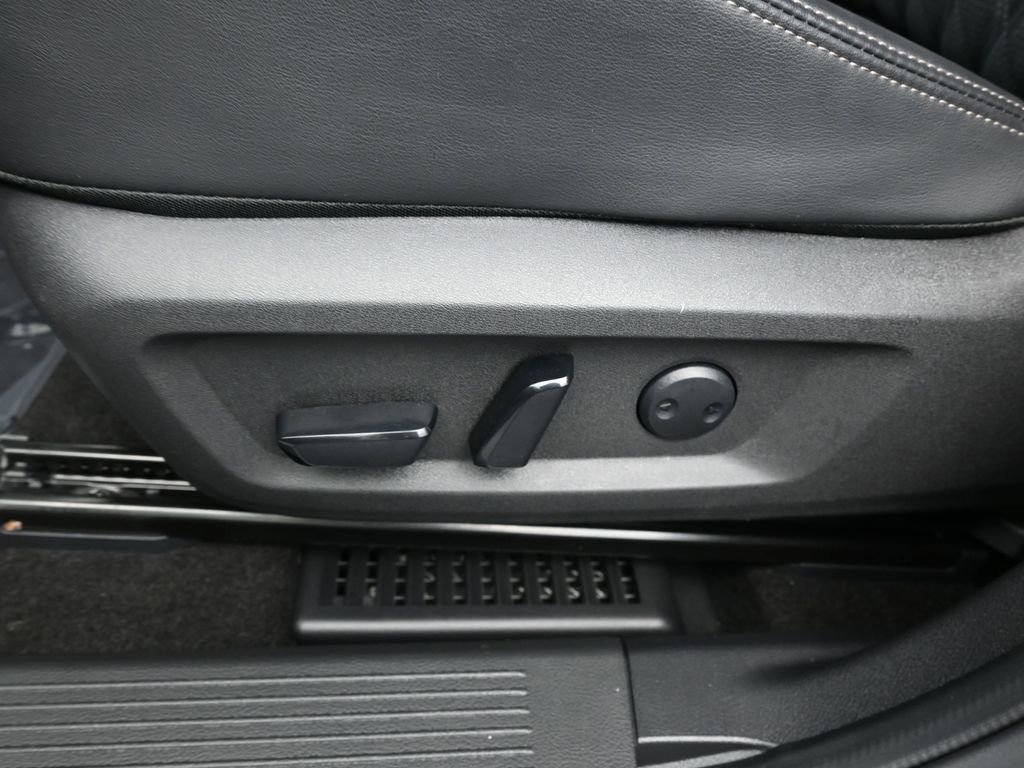 Used 2023 Nissan Rogue Platinum image 30