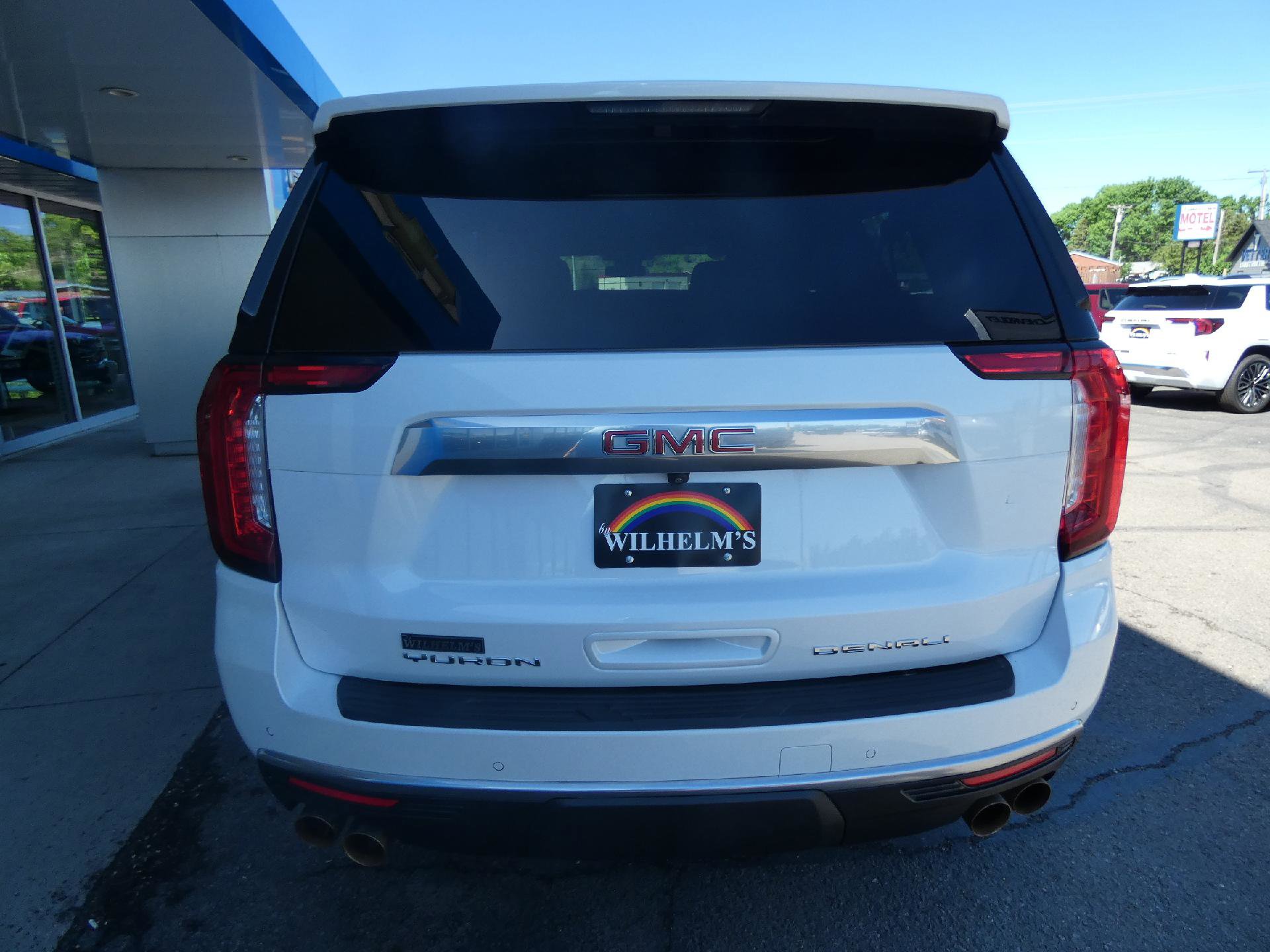 Used 2024 GMC Yukon XL Denali AWD/4WD image 4