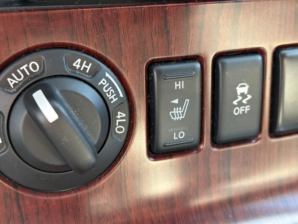 Used 2012 Nissan Pathfinder LE image 12