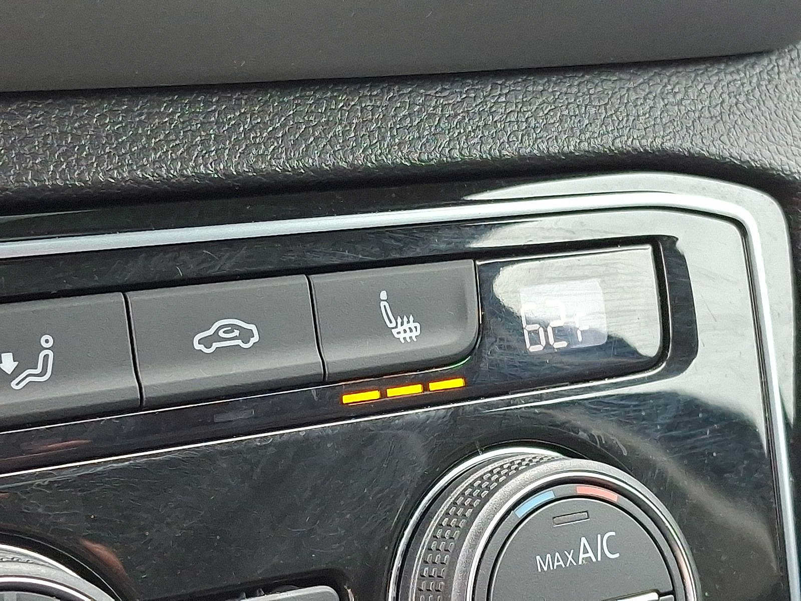 Used 2023 Volkswagen Atlas SEL AWD/4WD image 25