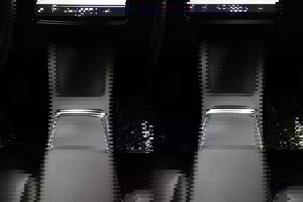 Used 2022 Tesla Model 3 Standard Range image 46