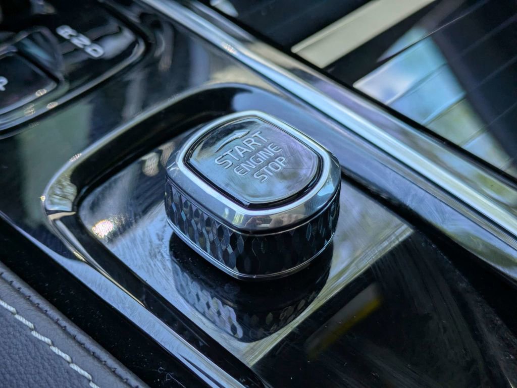 Used 2024 Volvo V60 T8 Polestar image 42