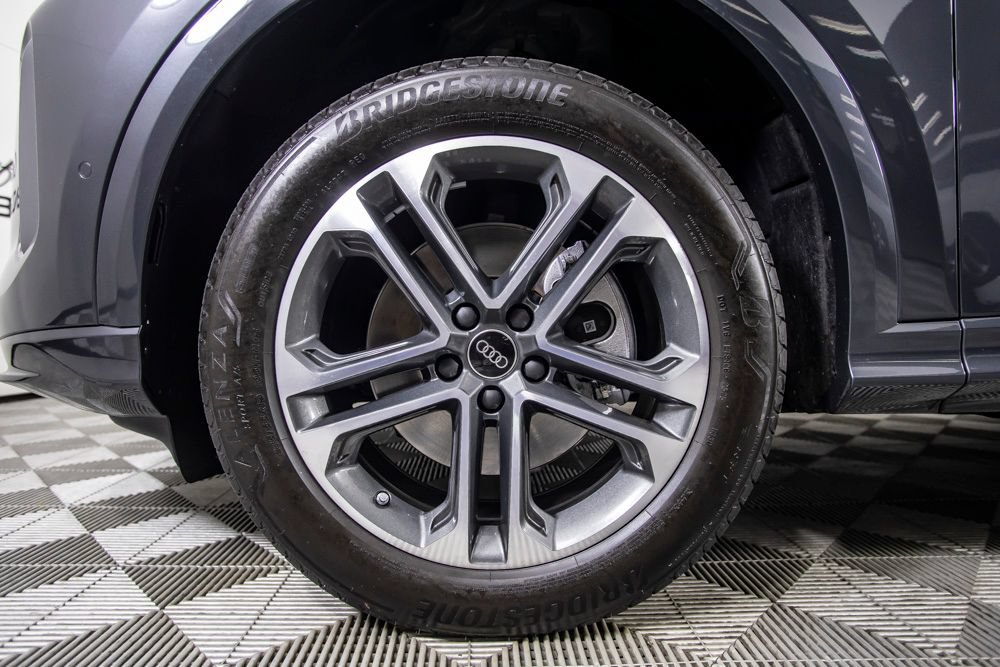 Used 2025 Audi Q5 Premium w/ Convenience Package AWD/4WD image 37
