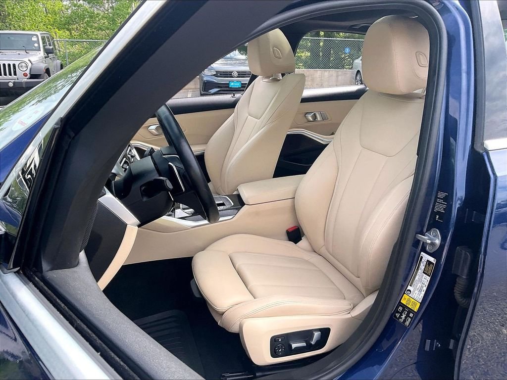 Used 2019 BMW 330i xDrive Sedan w/ Premium Package AWD/4WD image 10