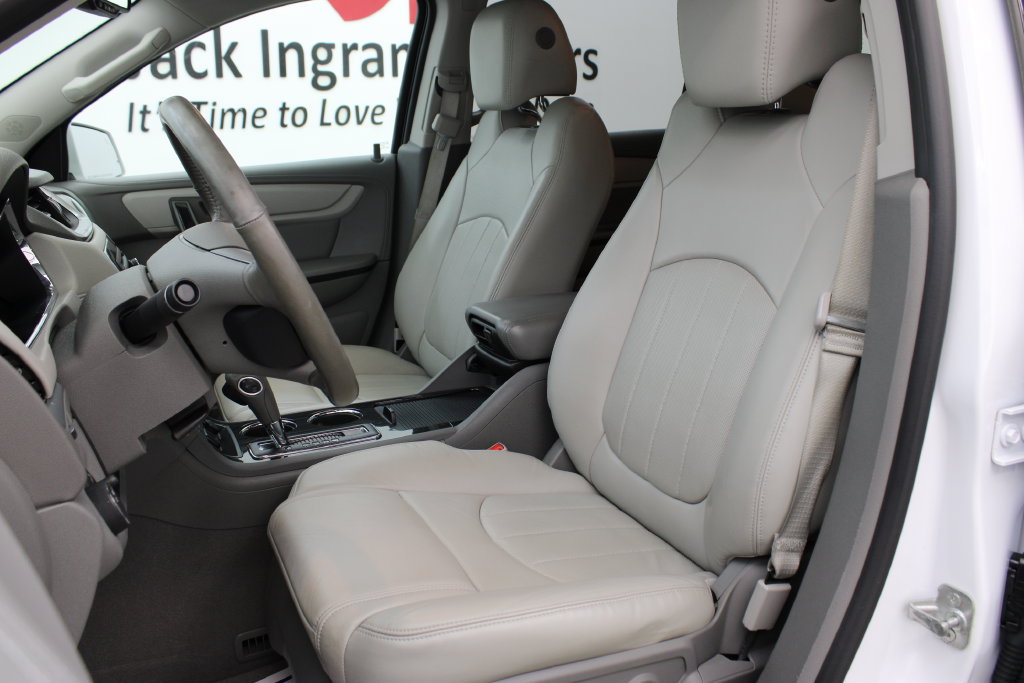 Used 2017 Chevrolet Traverse Premier FWD image 13