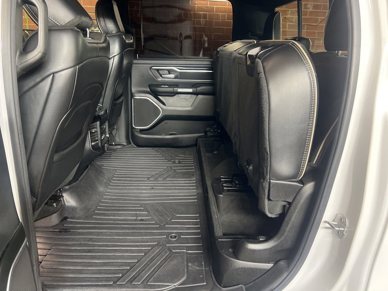 Used 2020 RAM 1500 Laramie AWD/4WD image 17