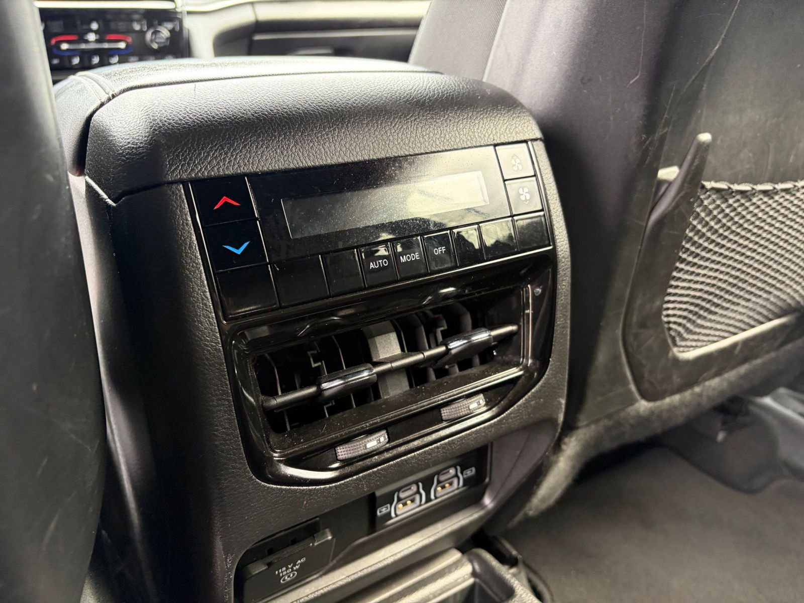 Used 2023 Jeep Grand Cherokee L Laredo AWD/4WD image 23
