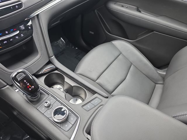Used 2020 Cadillac XT5 Sportv w/ LPO, Floor Liner Package AWD/4WD image 25
