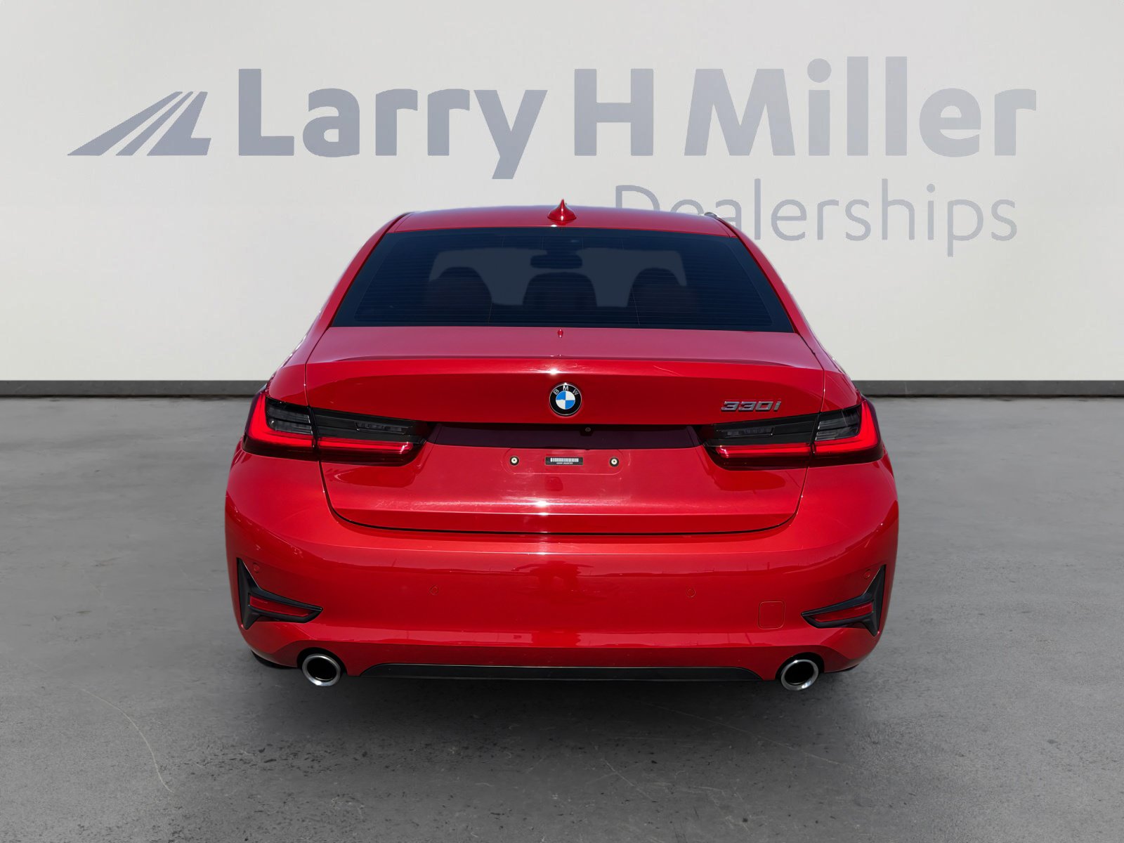 Used 2020 BMW 330i Sedan w/ Parking Assistance Package RWD image 4