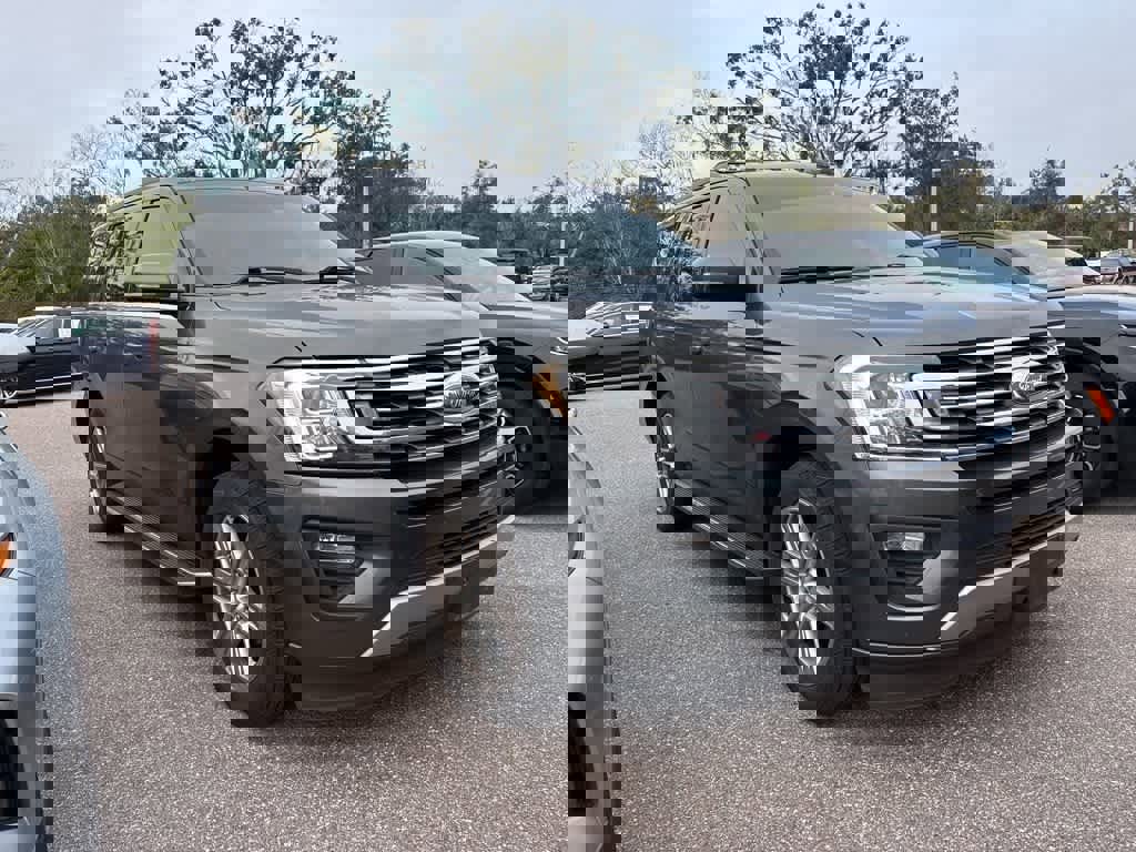 Used 2020 Ford Expedition XLT w/ Equipment Group 202A image 4