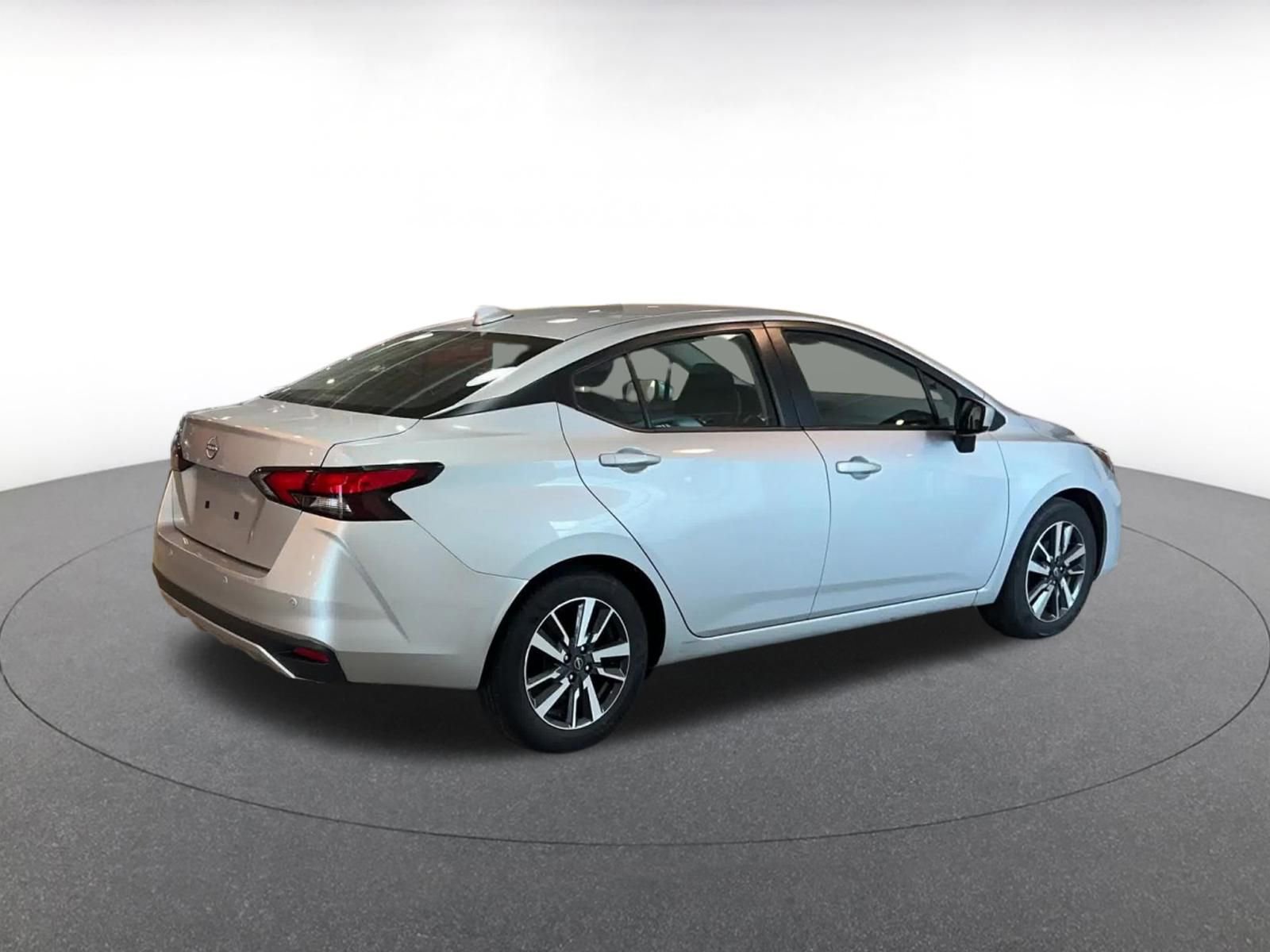 Used 2025 Nissan Versa SV image 14