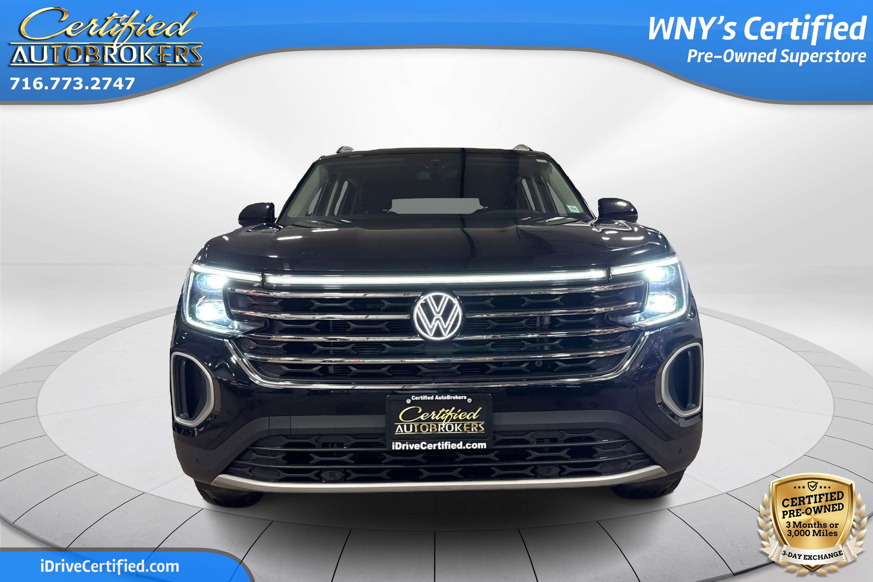 Used 2025 Volkswagen Atlas SE image 2