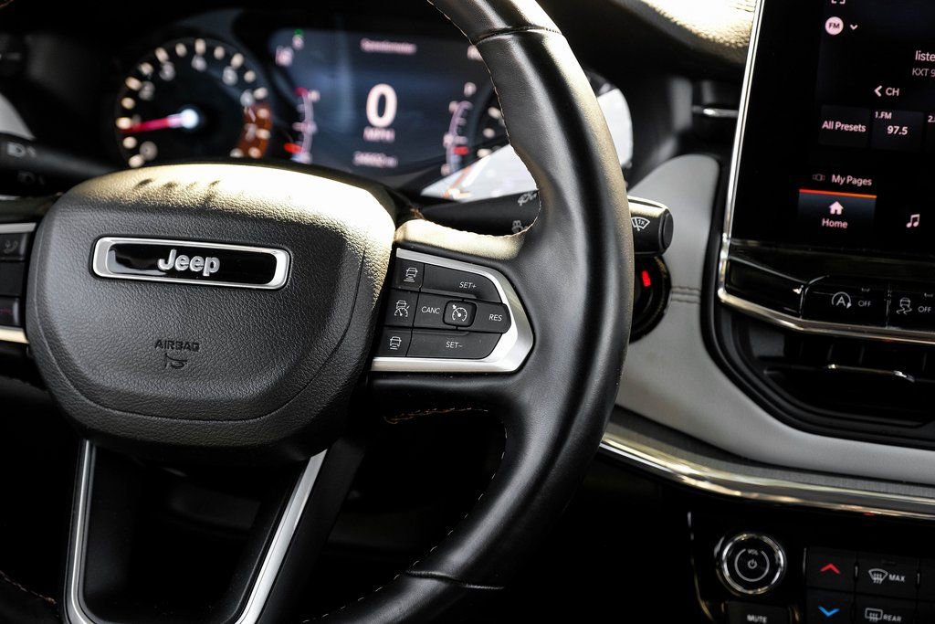 Used 2022 Jeep Compass Limited image 27