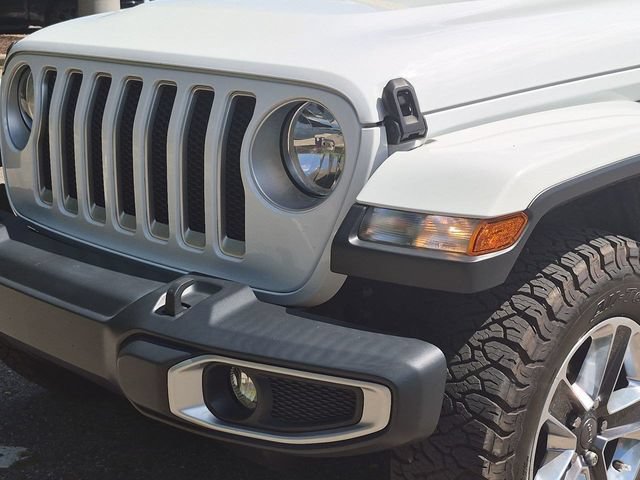 Used 2018 Jeep Wrangler Unlimited Sahara AWD/4WD image 9