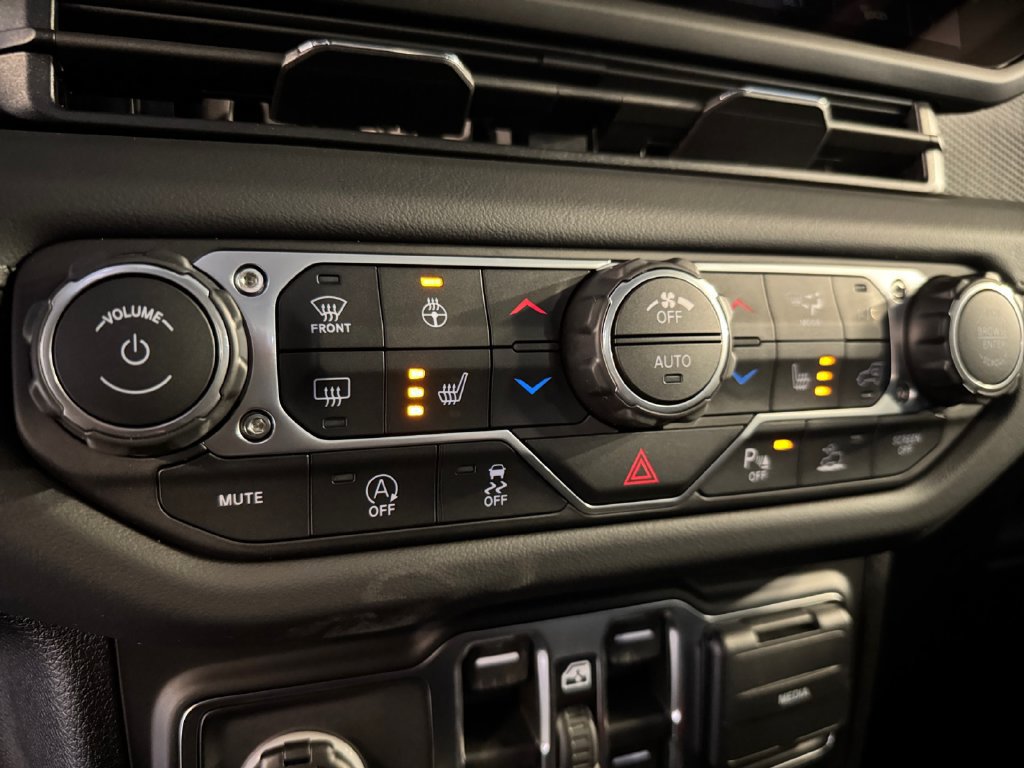 New 2026 Jeep Gladiator Rubicon w/ Safety Group AWD/4WD image 30