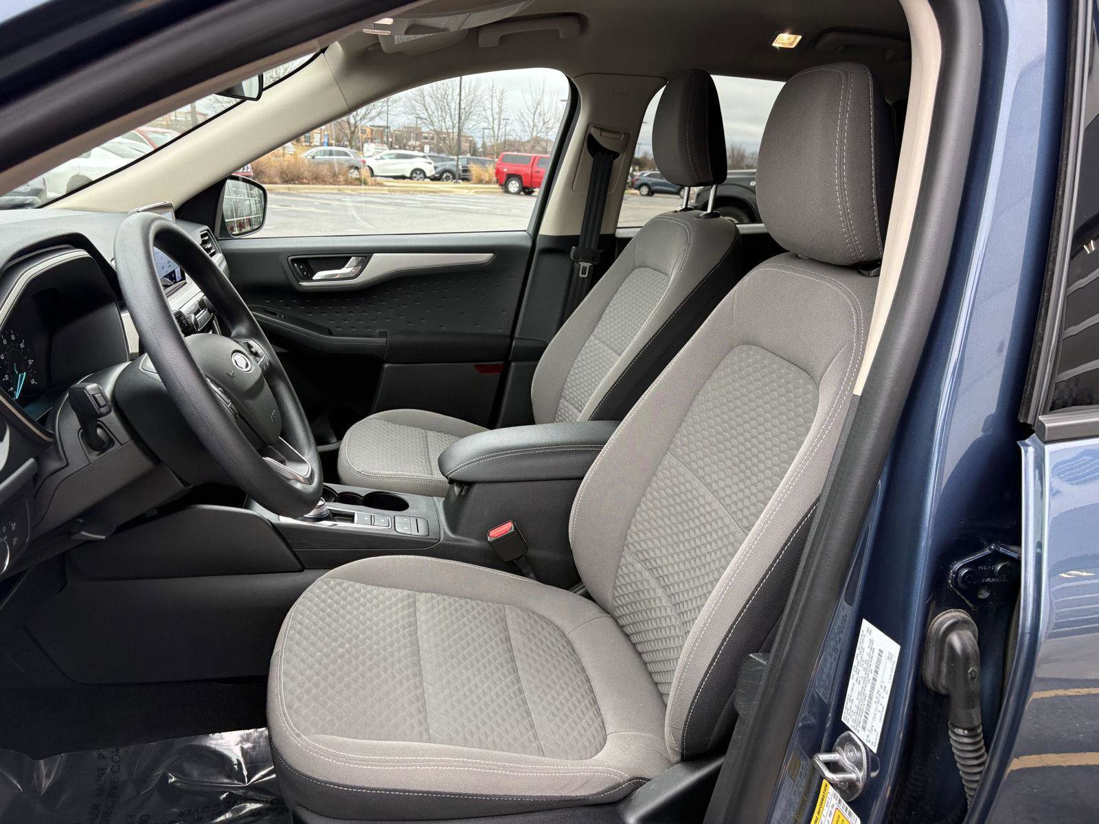 Used 2020 Ford Escape SE image 16