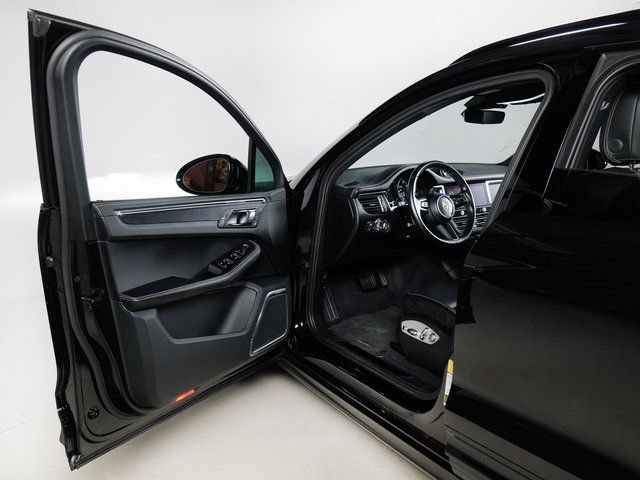 Certified 2023 Porsche Macan GTS AWD/4WD image 27
