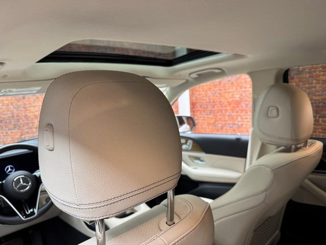 Certified 2025 Mercedes-Benz GLE 450e 4MATIC image 3