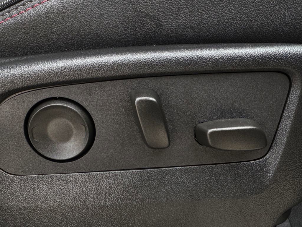 Used 2025 Chevrolet Tahoe RST image 27