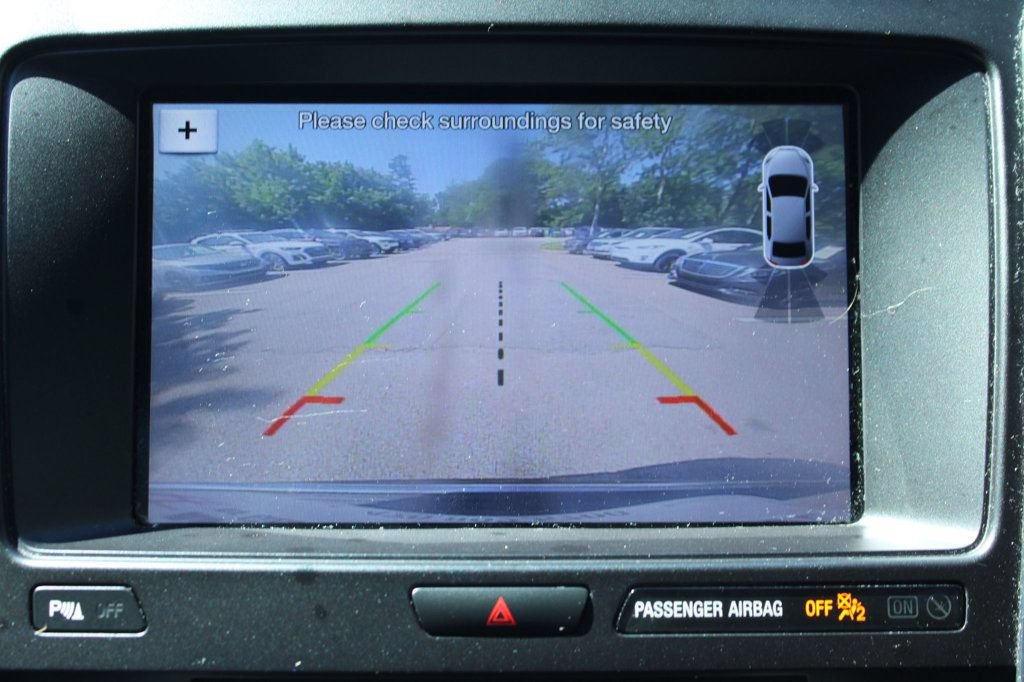 Used 2018 Ford Explorer XLT w/ Equipment Group 202A FWD image 26