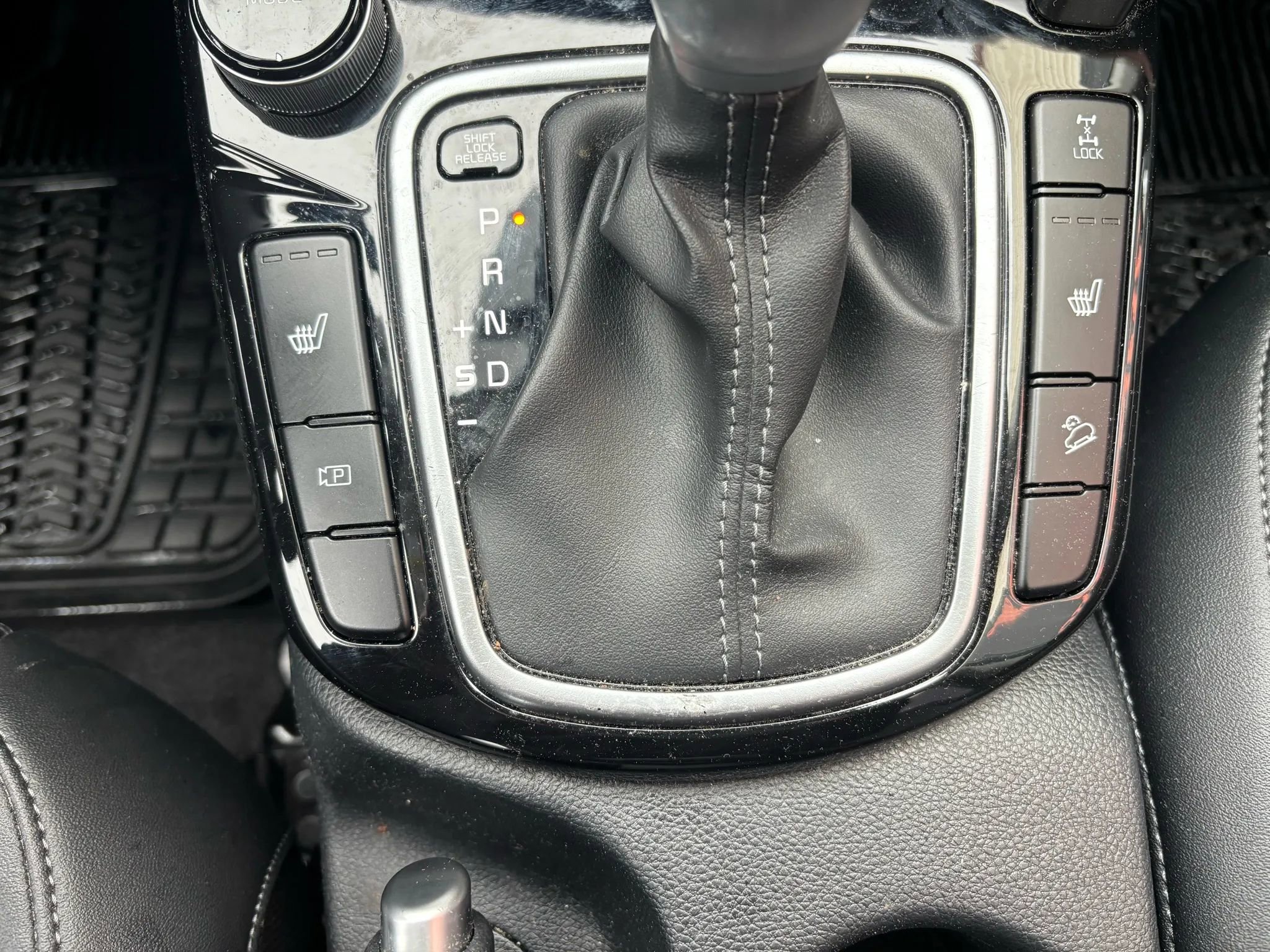 Used 2024 Kia Seltos EX image 24