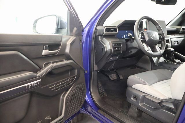 Used 2024 Toyota Tacoma TRD Off-Road image 9