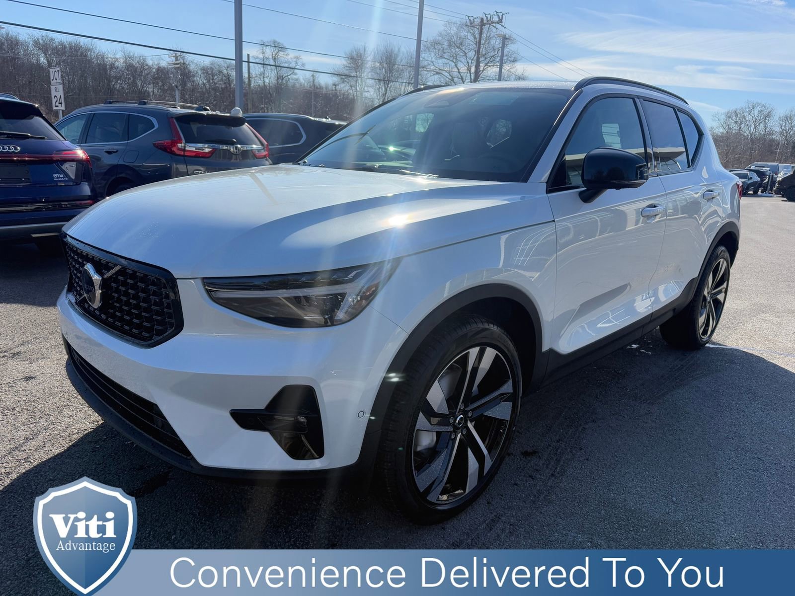 New 2026 Volvo XC40 B5 Plus w/ Climate Package image 4