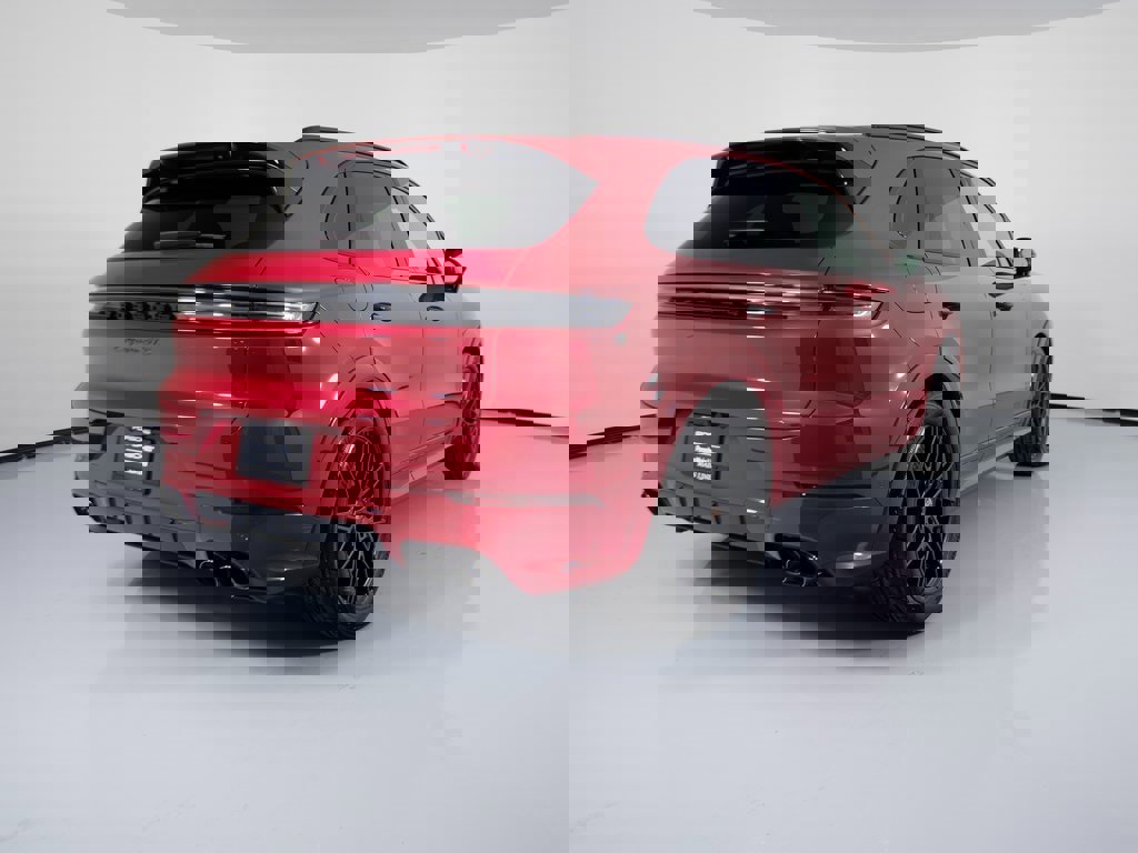 New 2026 Porsche Cayenne GTS image 7