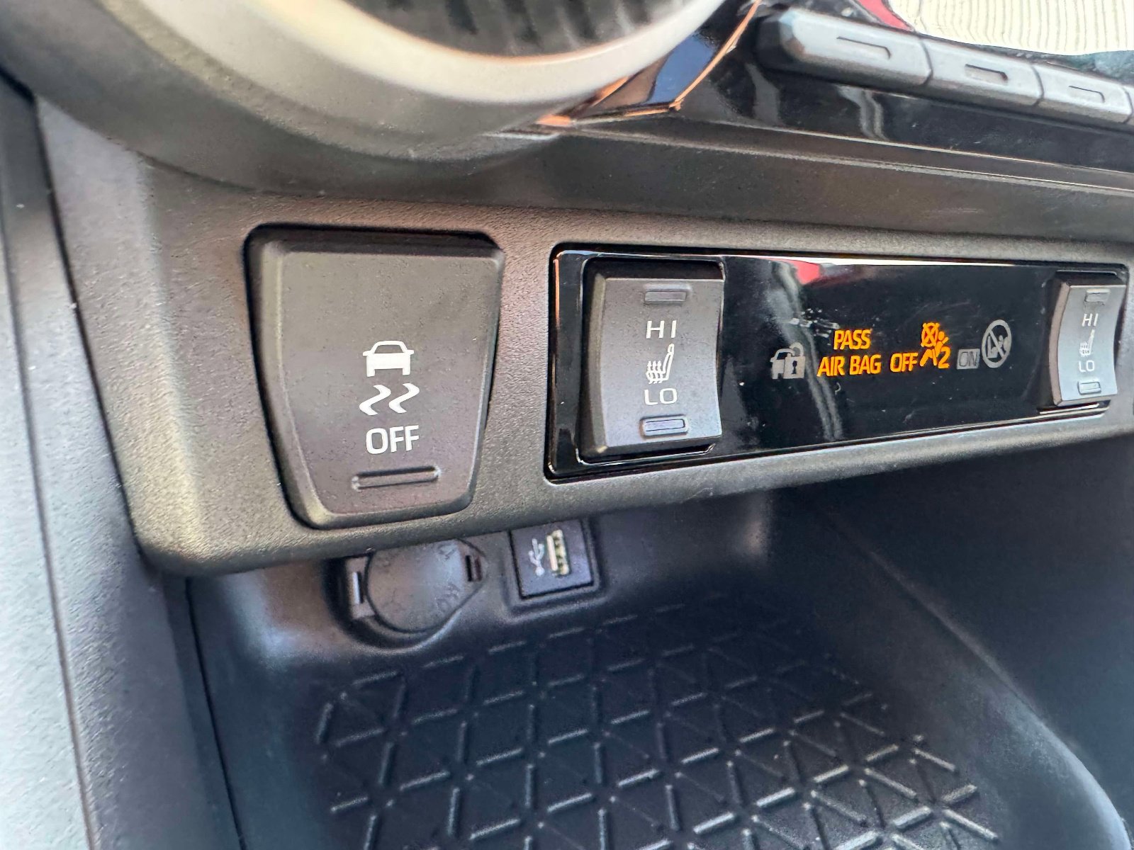 Certified 2024 Toyota RAV4 SE w/ Weather & Moonroof Package image 29