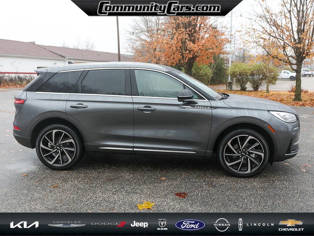 Certified 2023 Lincoln Corsair Reserve w/ Equipment Group 201A image 8