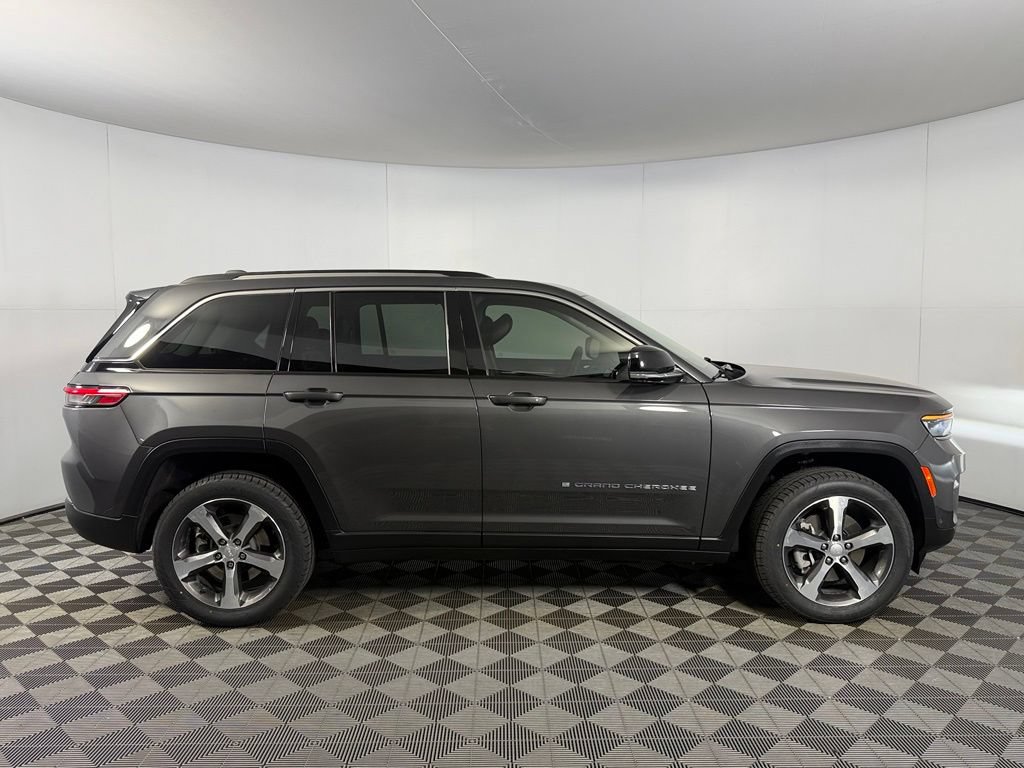 Used 2023 Jeep Grand Cherokee 4WD 4xe w/ Luxury Tech Group II image 6