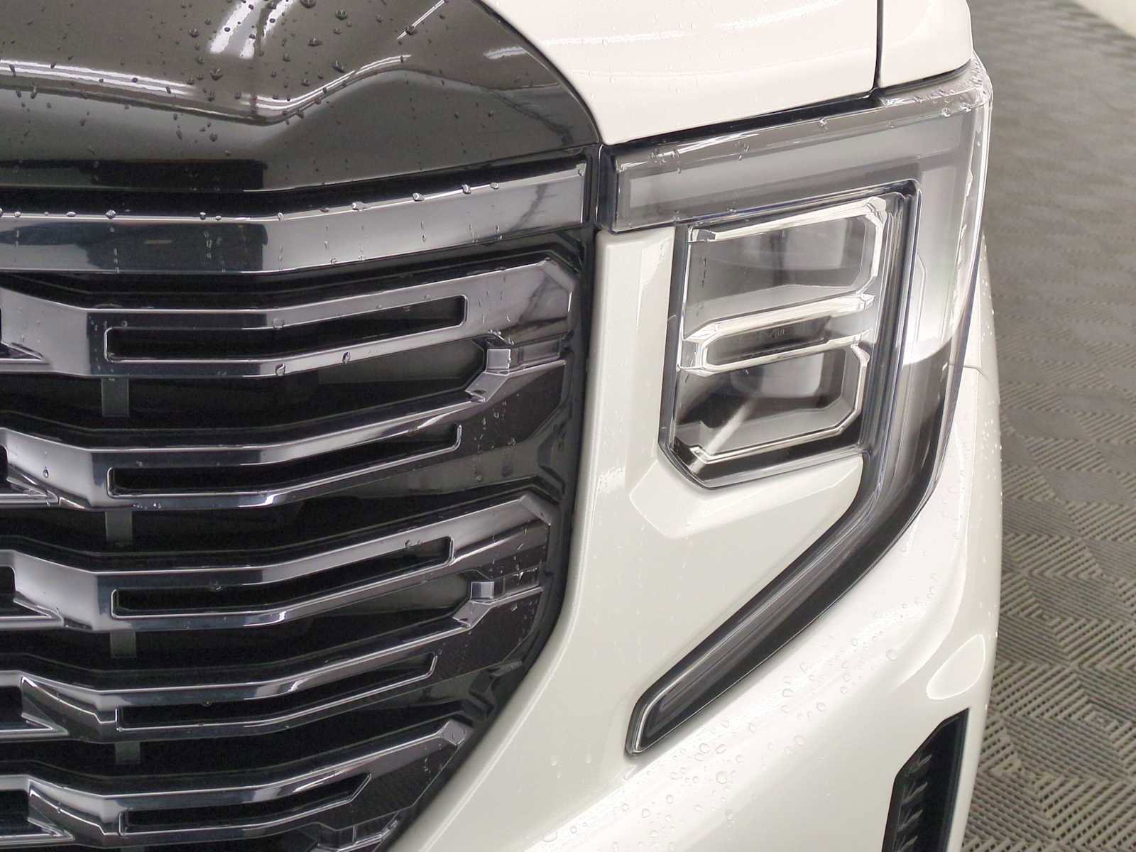 Used 2025 GMC Sierra 1500 Denali Ultimate AWD/4WD image 10