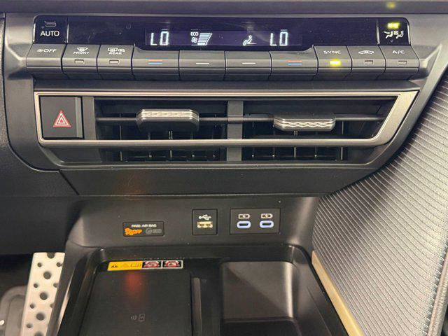 Certified 2025 Toyota Camry SE FWD image 33