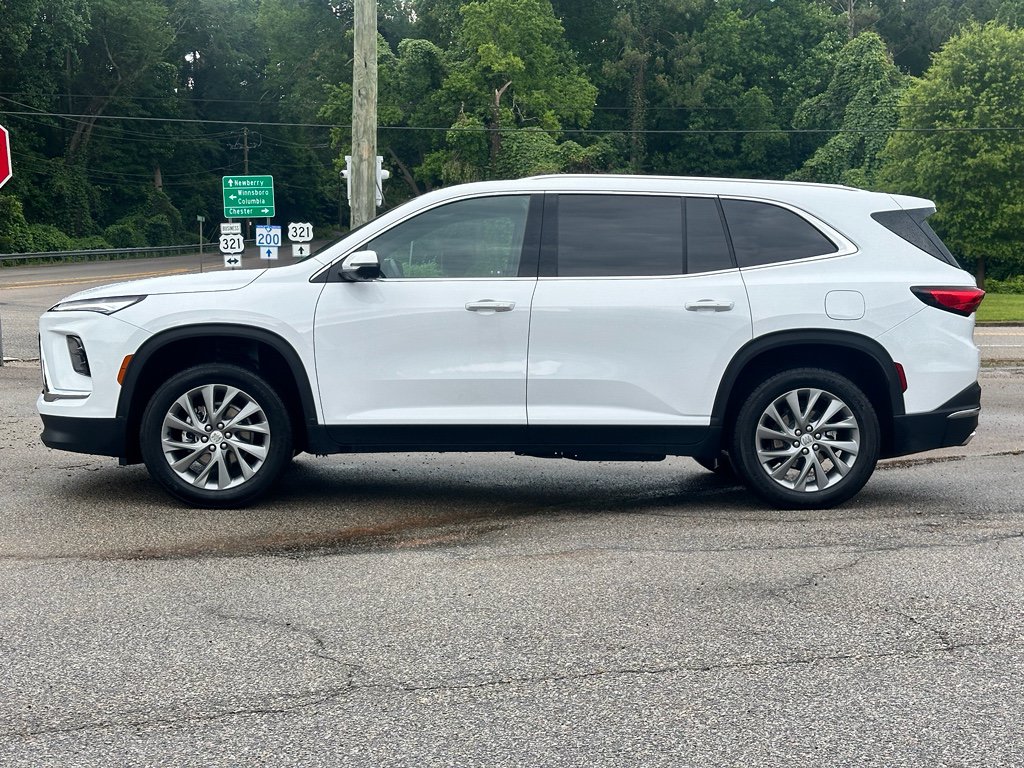 Used 2025 Buick Enclave Preferred FWD image 4