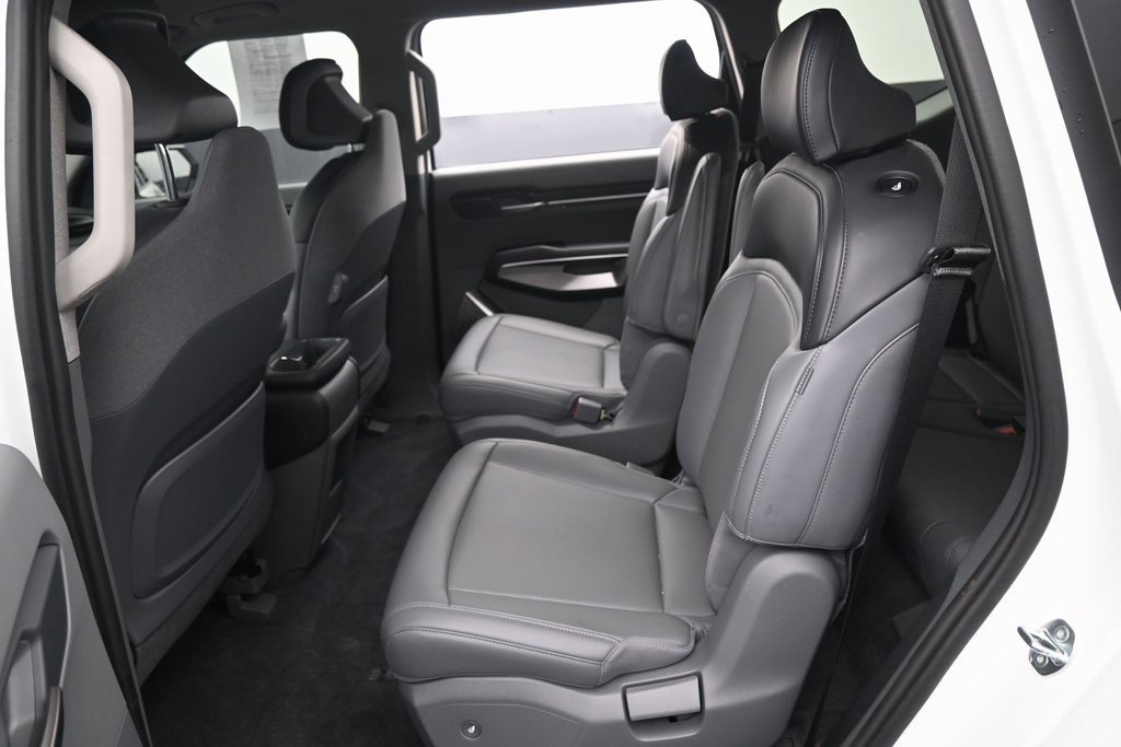 Used 2024 Kia EV9 Light Long Range image 32