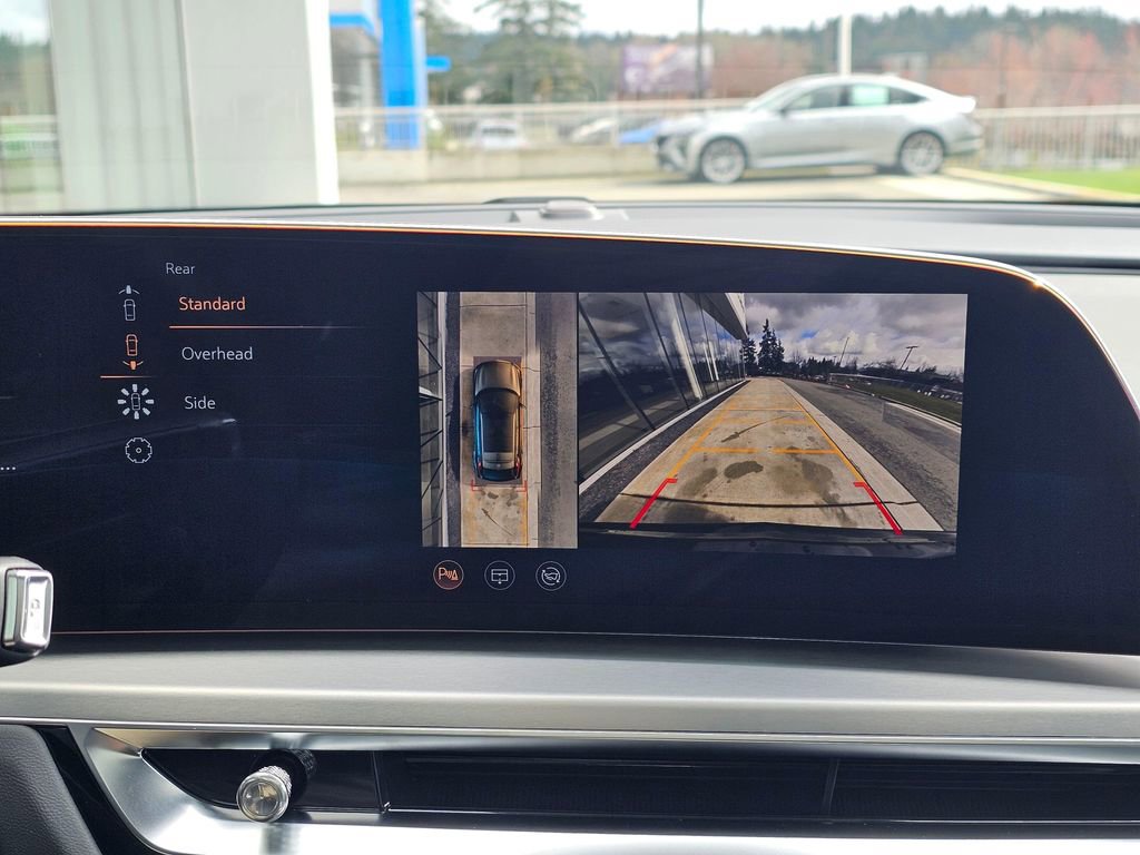 Used 2025 Cadillac Lyriq Sport image 30