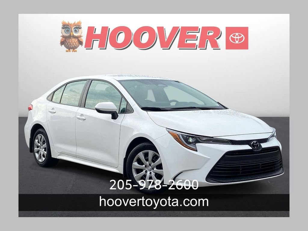 Used 2025 Toyota Corolla LE FWD image 1