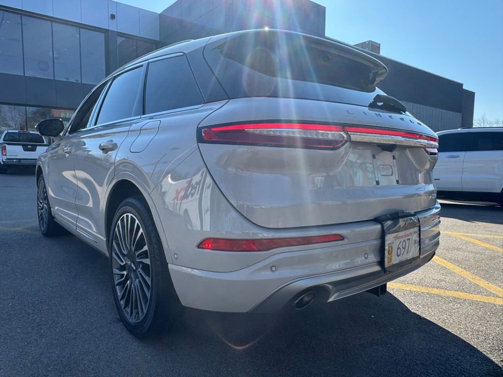 Used 2020 Lincoln Corsair Reserve w/ Equipment Group 201A image 3