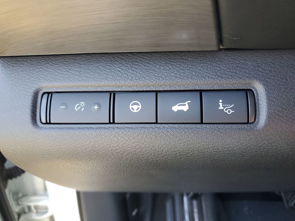 Used 2022 Nissan Pathfinder Platinum w/ Cargo Package FWD image 25