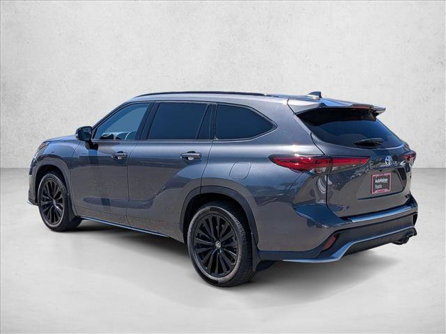 Used 2023 Toyota Highlander XSE FWD image 8