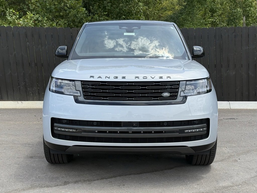 New 2025 Land Rover Range Rover SE image 9