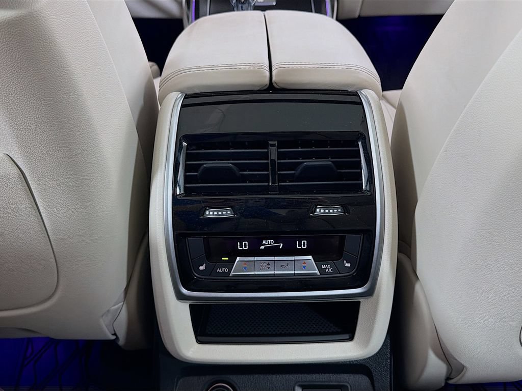 Used 2021 BMW ALPINA XB7 AWD/4WD image 29