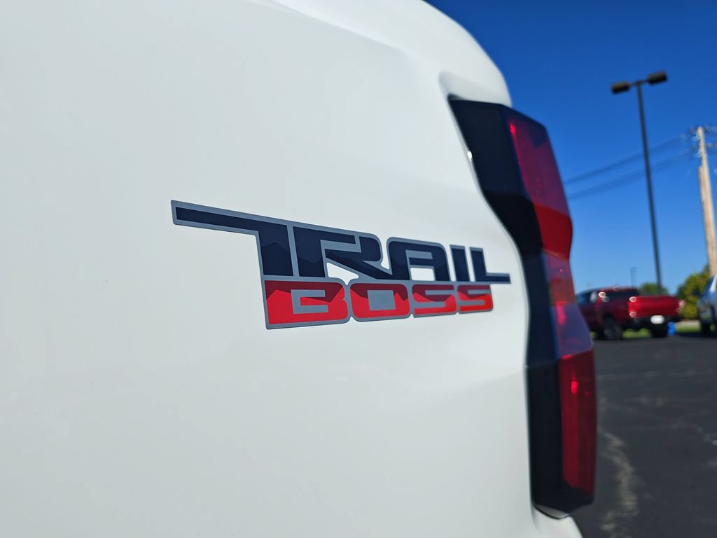 Used 2024 Chevrolet Colorado Trail Boss w/ Advanced Trailering Package AWD/4WD image 29