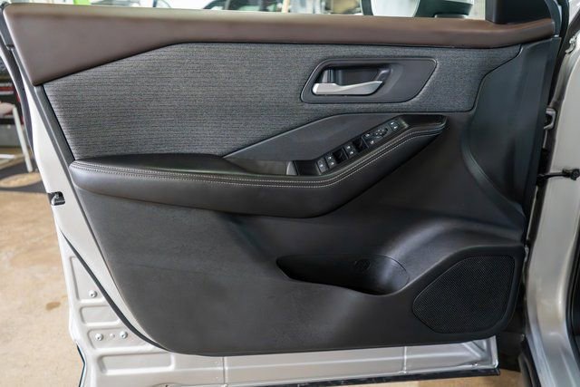 Used 2021 Nissan Rogue SV image 17