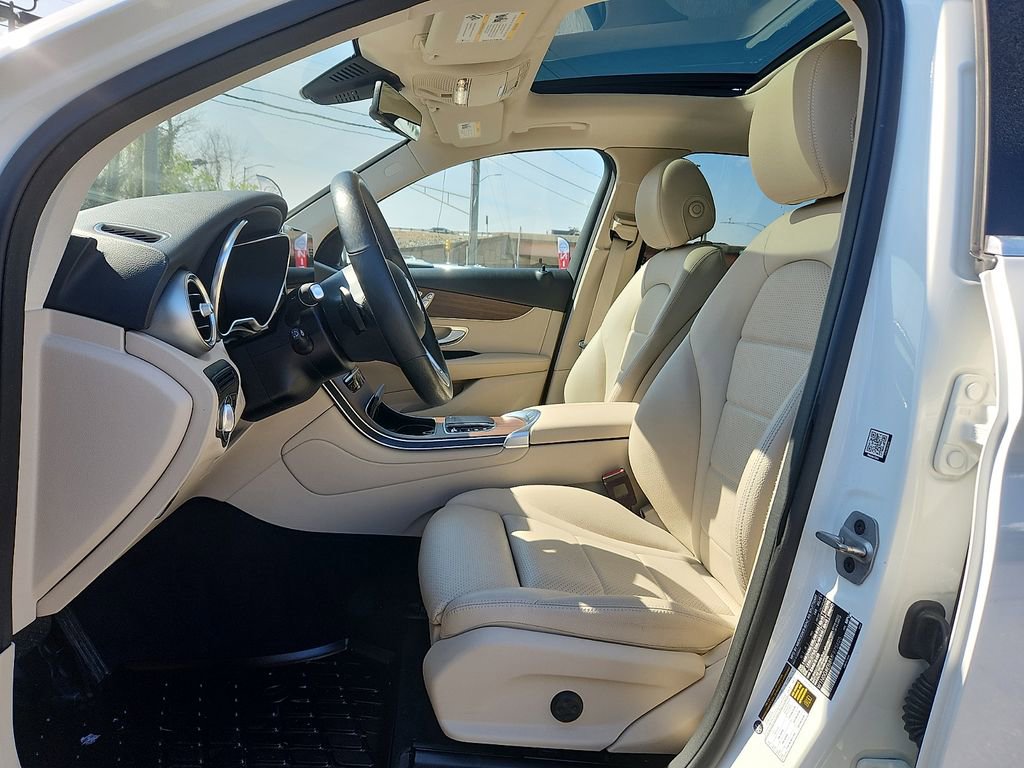 Used 2021 Mercedes-Benz GLC 300 4MATIC image 13