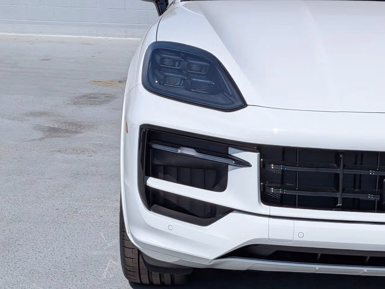 Certified 2025 Porsche Cayenne S AWD/4WD image 13