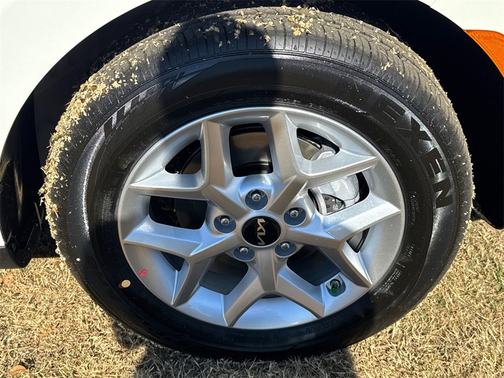 New 2025 Kia Soul LX w/ LX Technology Package image 12